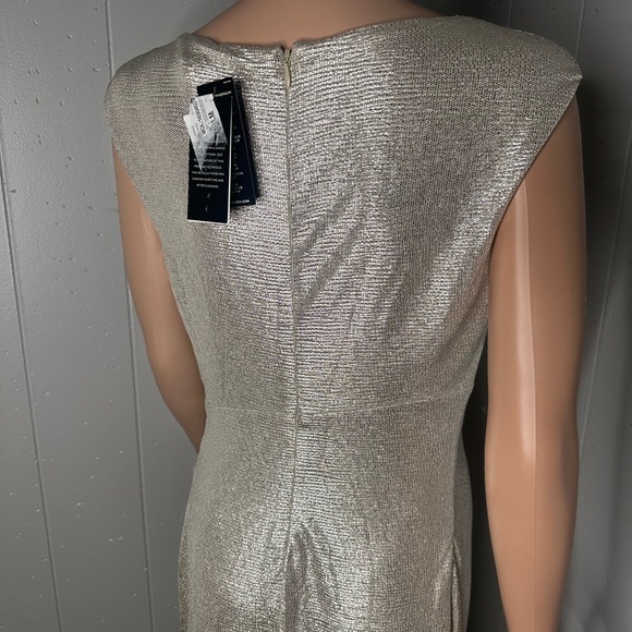 Lauren Ralph Lauren
Metallic Boat Neckline Sleeveless Gown - Picture 11 of 13